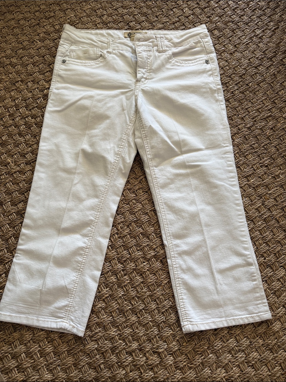 Democracy White Capri/Crop Jeans
